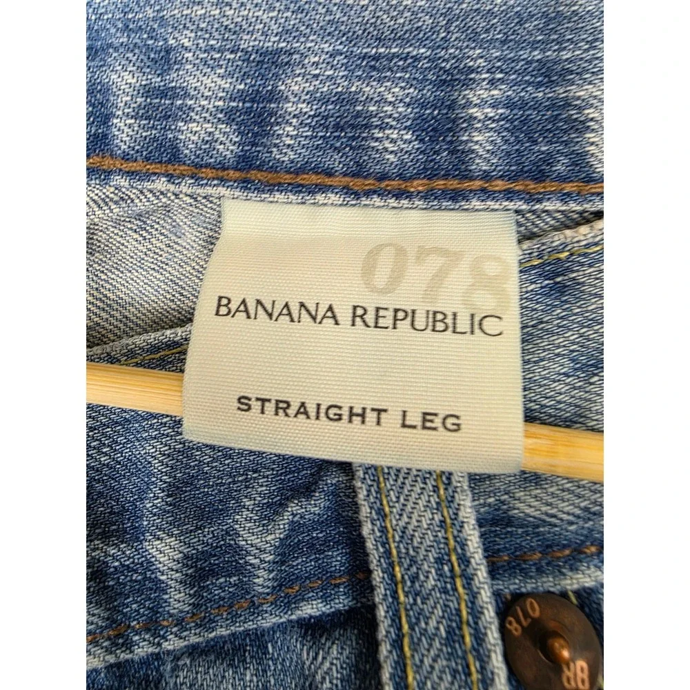 Banana Republic Jeans Mens 36x33 Tag 36x34 Blue Light Wash Straight Leg Distress